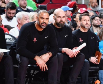 kaiyun-23分钟砍14+1+4！火箭队射手加时遭弃用，乌度卡的理由太牵强？